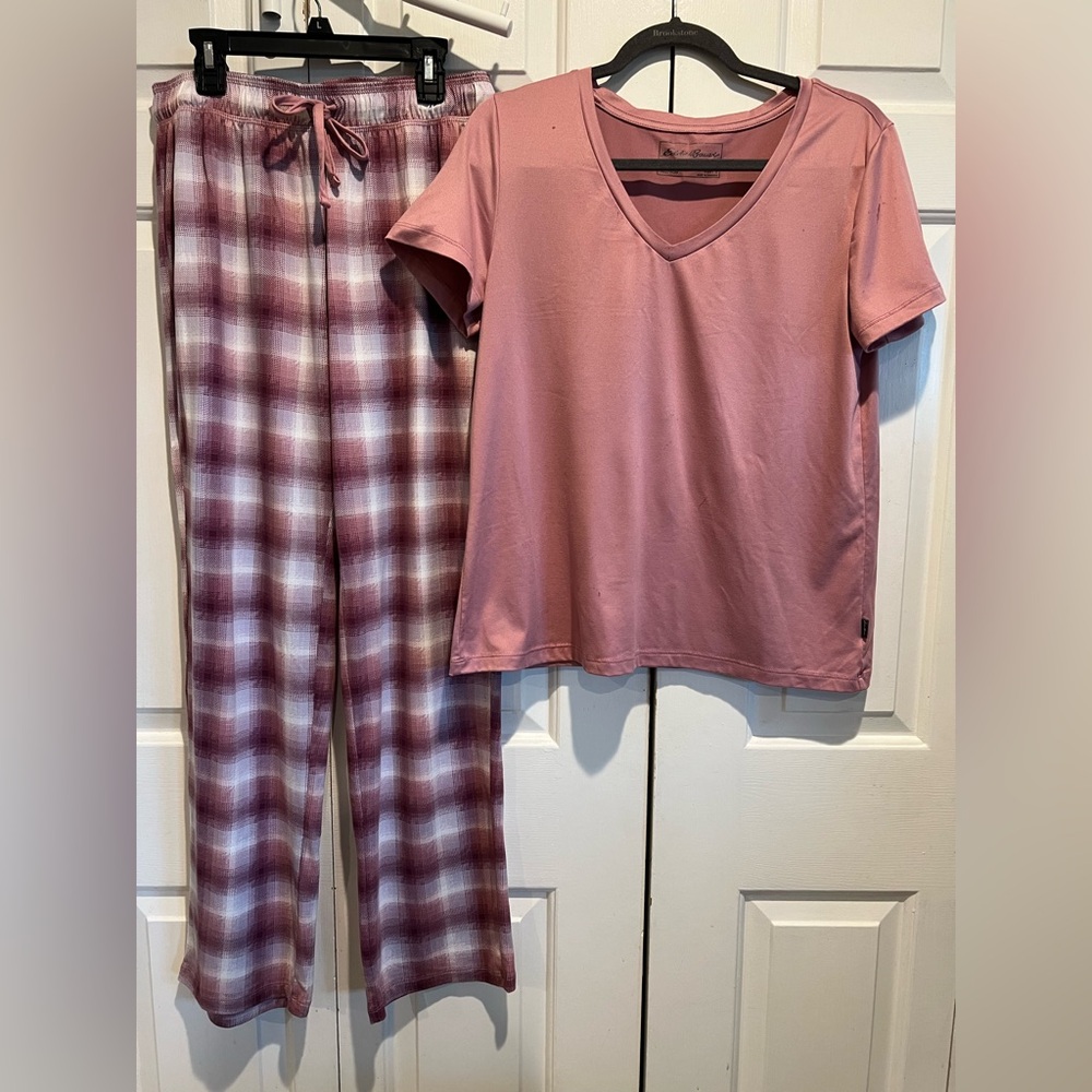 2 Pc EDDIE BAUER PJ Set 💕 Cozy Pink,  V-Neck Top and Matching Plaid Pants